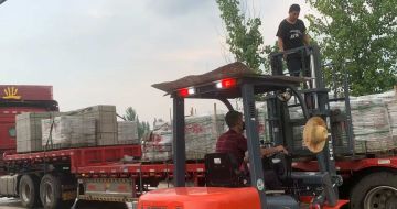 张家界 黄金麻冰裂纹，地铺石装车