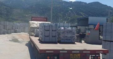 张家界 芝麻白仿形路沿石，直形路沿石