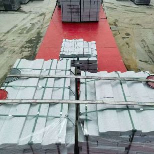 张家界 芝麻白仿形加直形路沿石出货日常