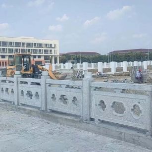 张家界 白麻花岗岩荔枝面河道栏杆