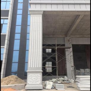 张家界 芝麻白光面花岗岩门楼大柱（罗马柱）配雕花底座