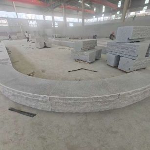 张家界 芝麻白异形坐凳，自然面光面弧形加工