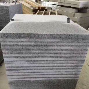 张家界 芝麻白5公分火烧地铺成品，900*400，规格可定制