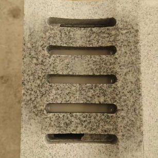 张家界 芝麻白拉丝面花岗岩U型开槽排水槽