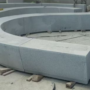 张家界 芝麻白花岗岩光面弧形坐凳