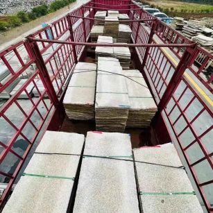 张家界 黄金麻花岗岩荔枝面，光面毛板装车完成