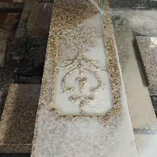 张家界 黄金麻花岗岩异形加工雕刻栏杆大柱