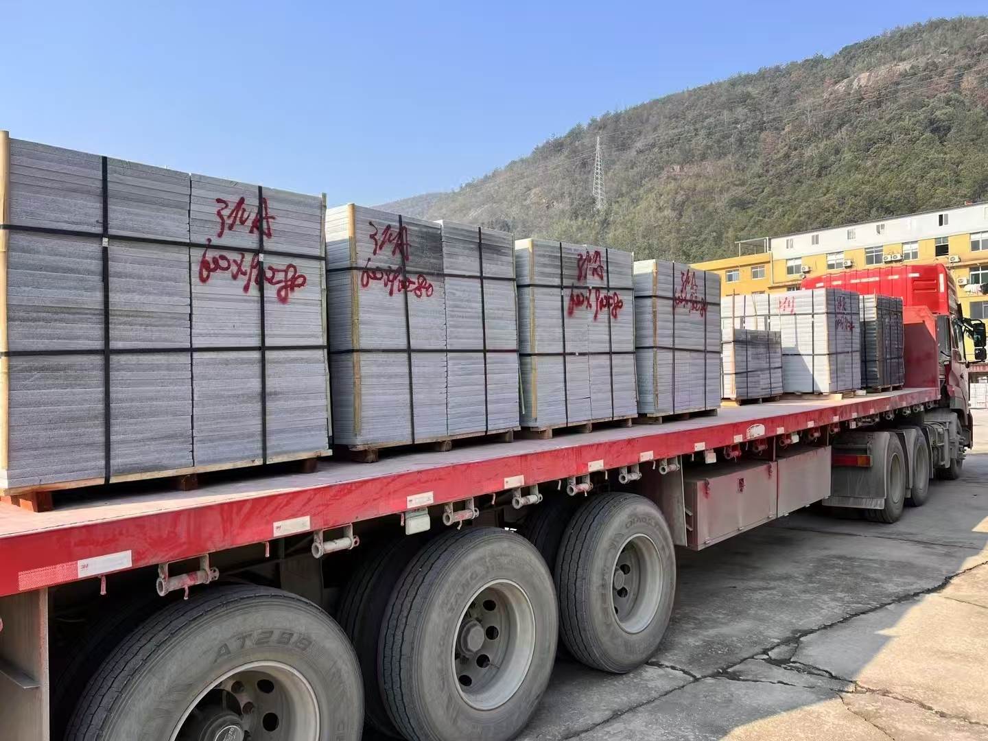 张家界 芝麻灰地铺石出货日常