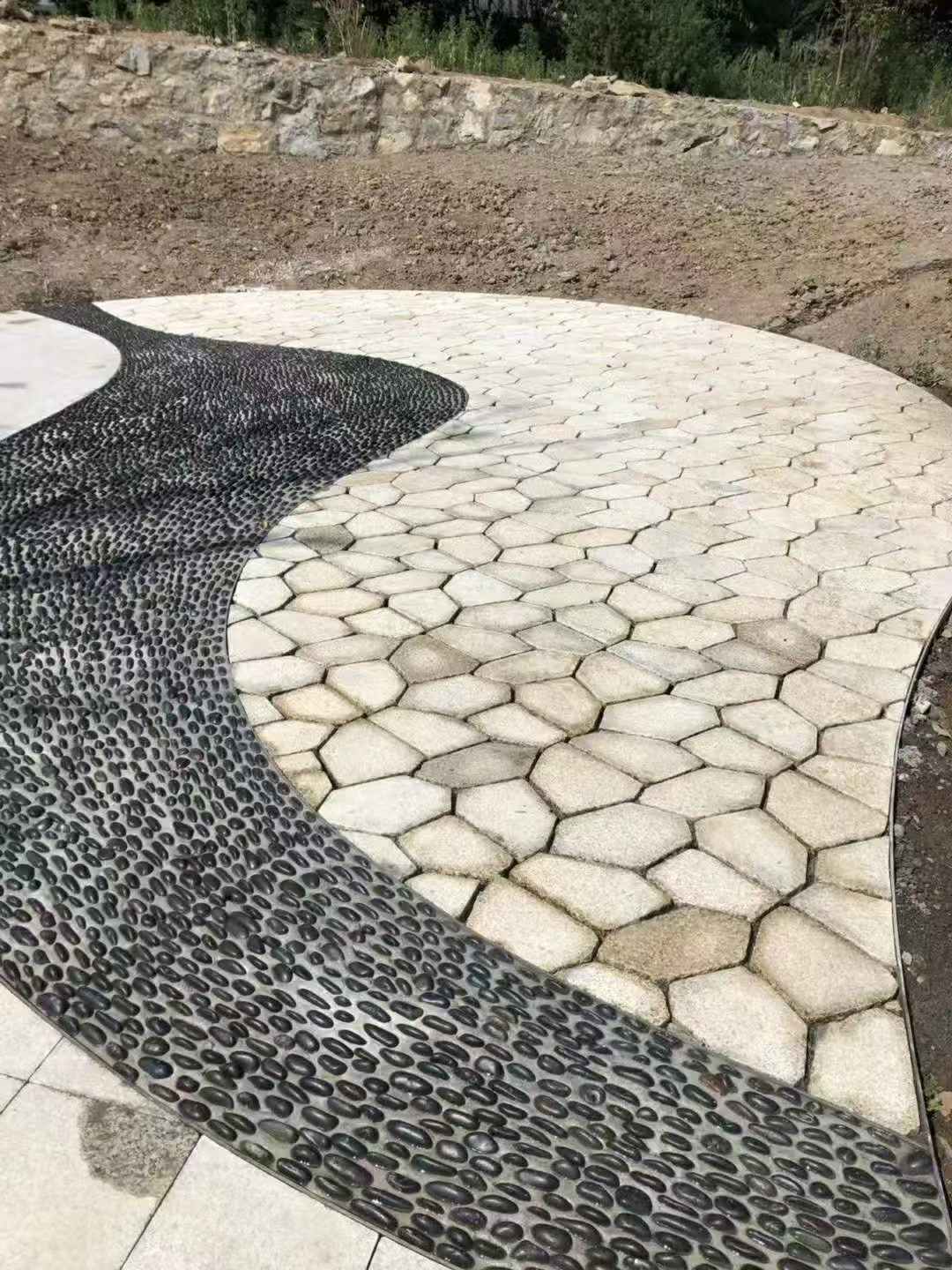 张家界 黄金麻冰裂纹地铺石工地铺装案例