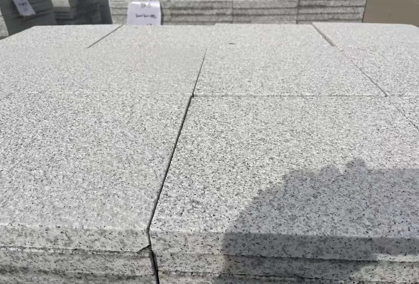 张家界 白麻花岗岩石材推荐 荔枝面地铺石