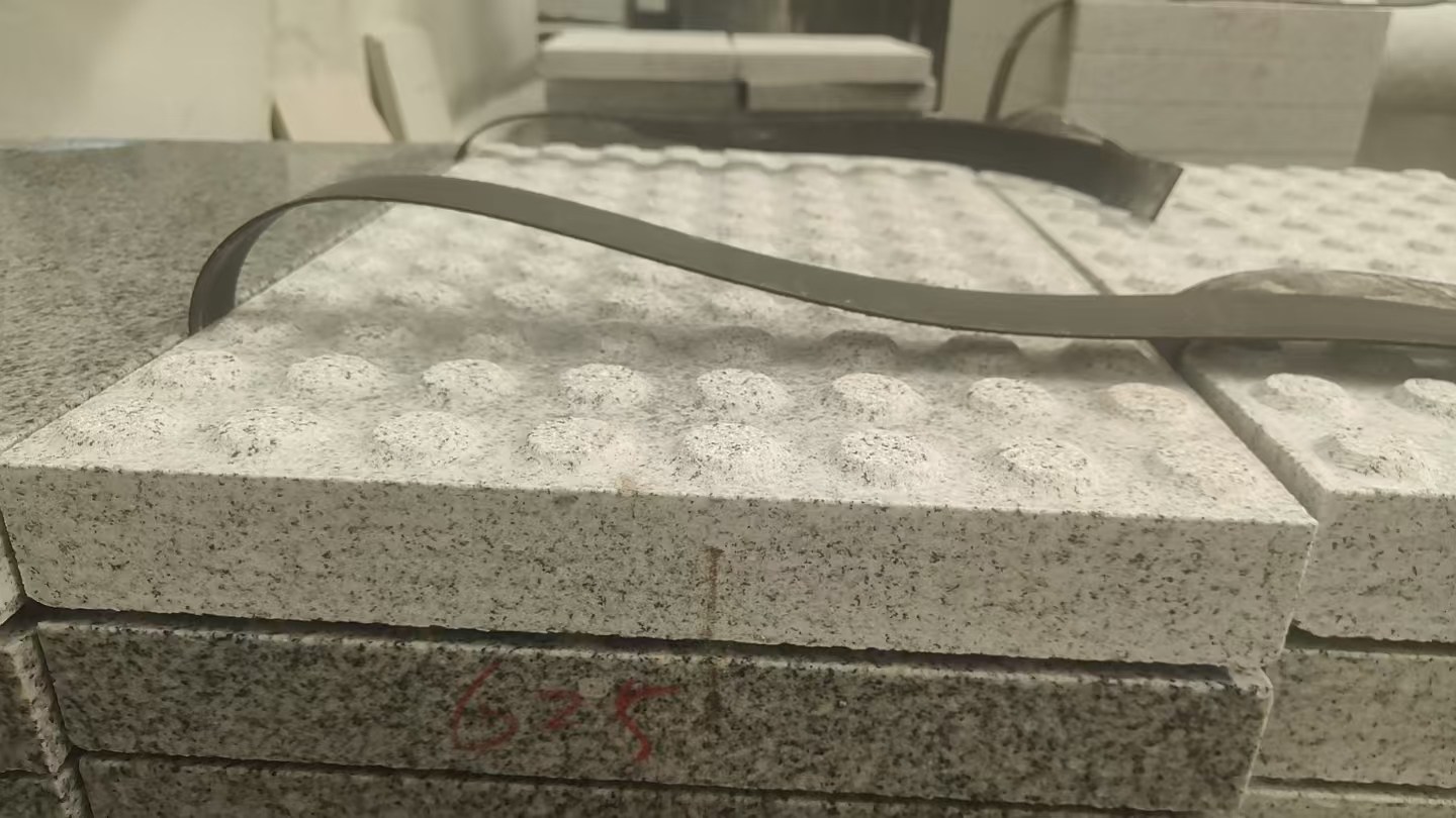 张家界 芝麻白花岗岩6.0公分荔枝面五轴加工雕刻盲点