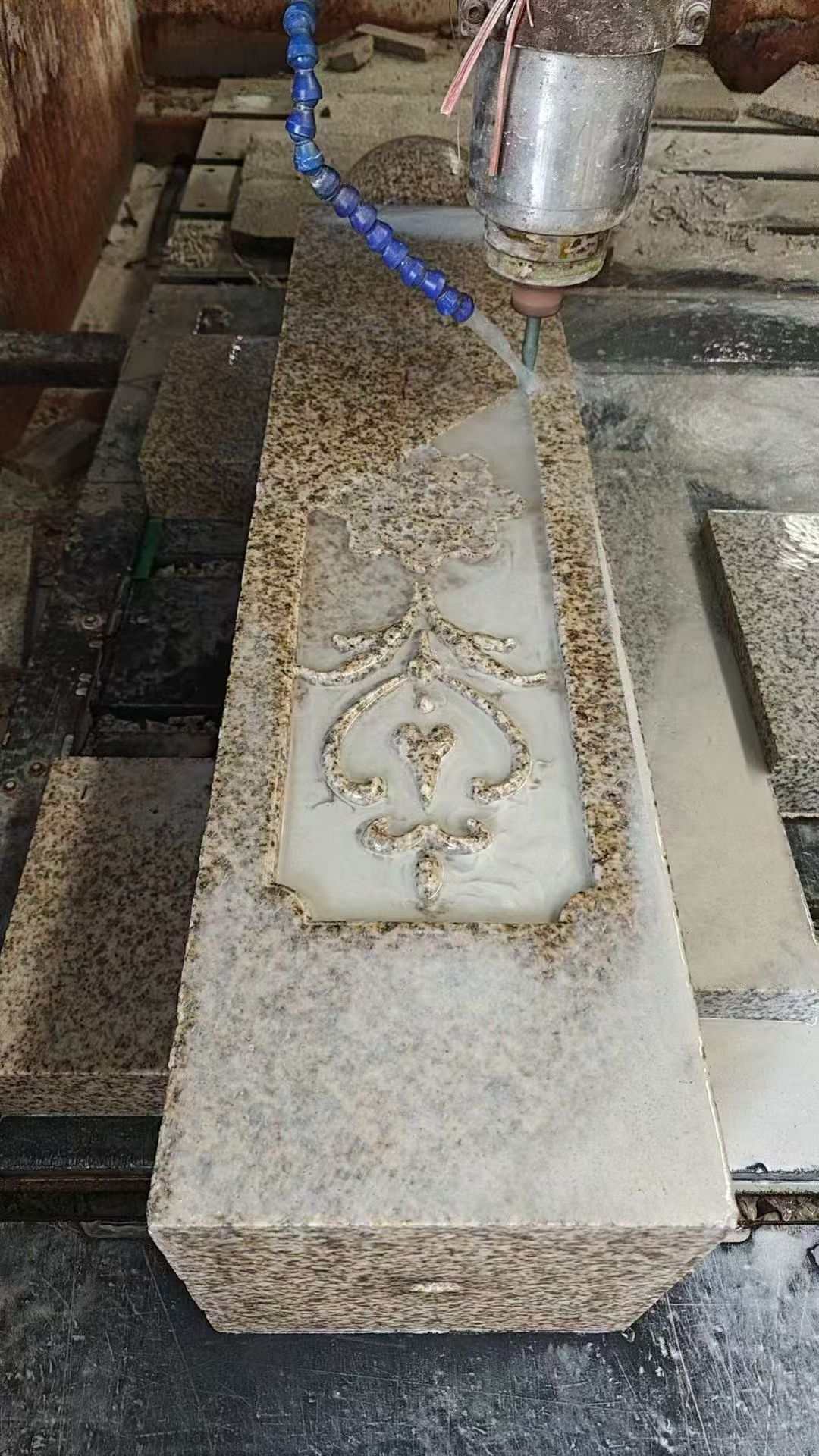 张家界 黄金麻花岗岩异形加工雕刻栏杆大柱