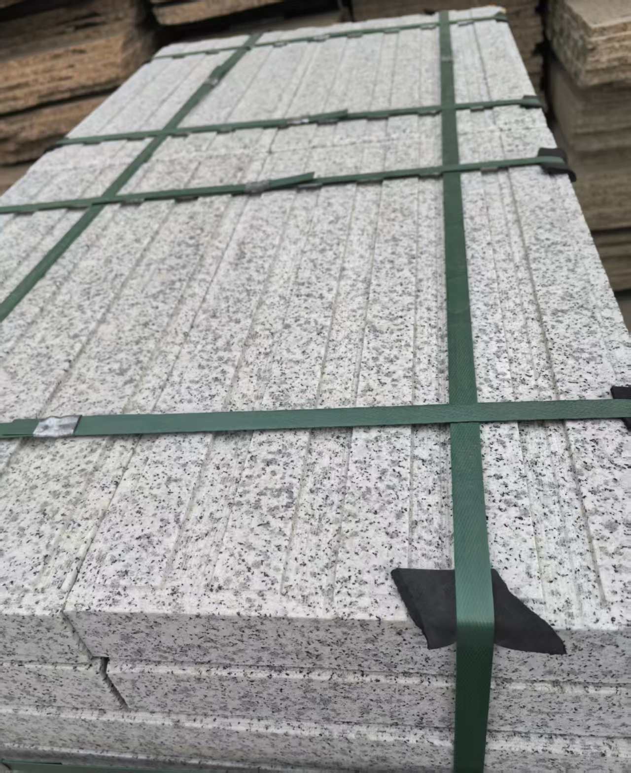 张家界 白麻花岗岩直行盲道石，盲条，地铺石