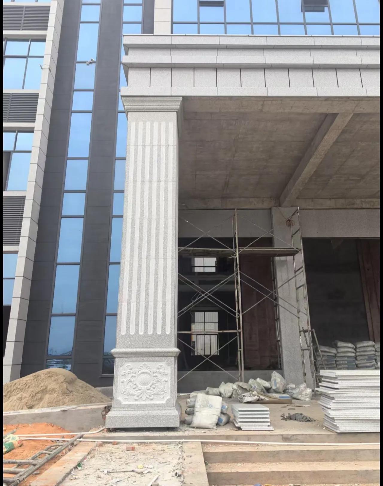 张家界 芝麻白光面花岗岩门楼大柱（罗马柱）配雕花底座