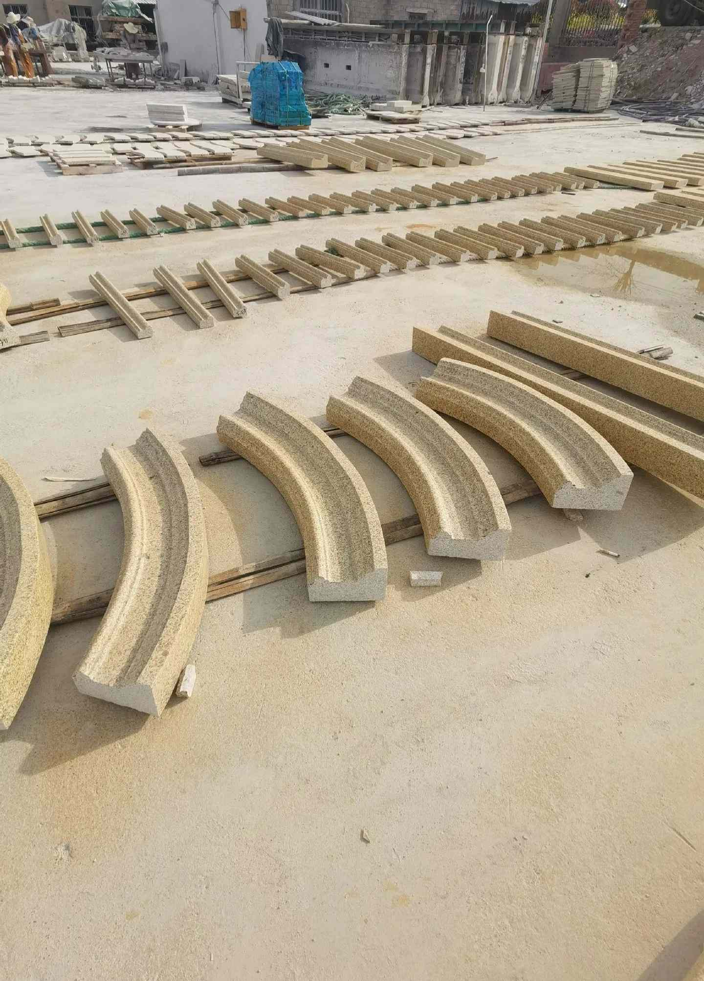 张家界 黄金麻花岗岩别墅线条