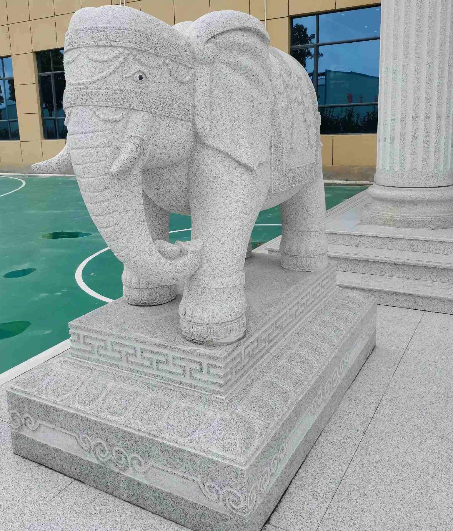 张家界 白麻花岗岩动物异形石雕-大象