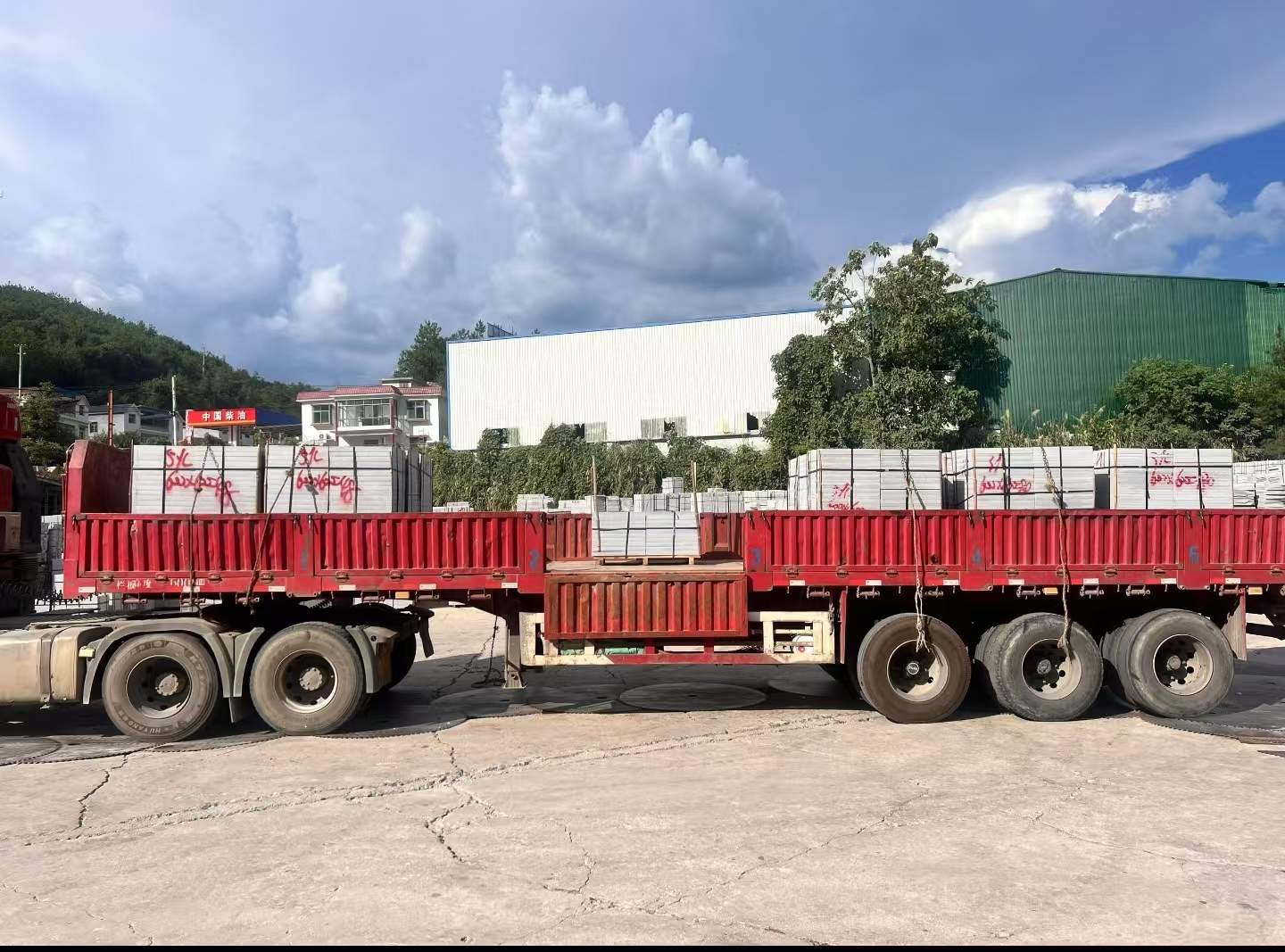 张家界 芝麻灰花岗岩地铺石出货日常