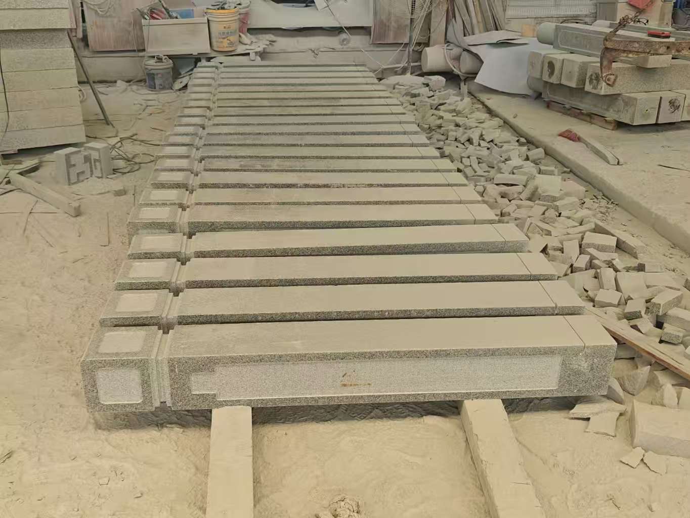 张家界 芝麻白异形加工雕刻-栏杆大柱，方柱