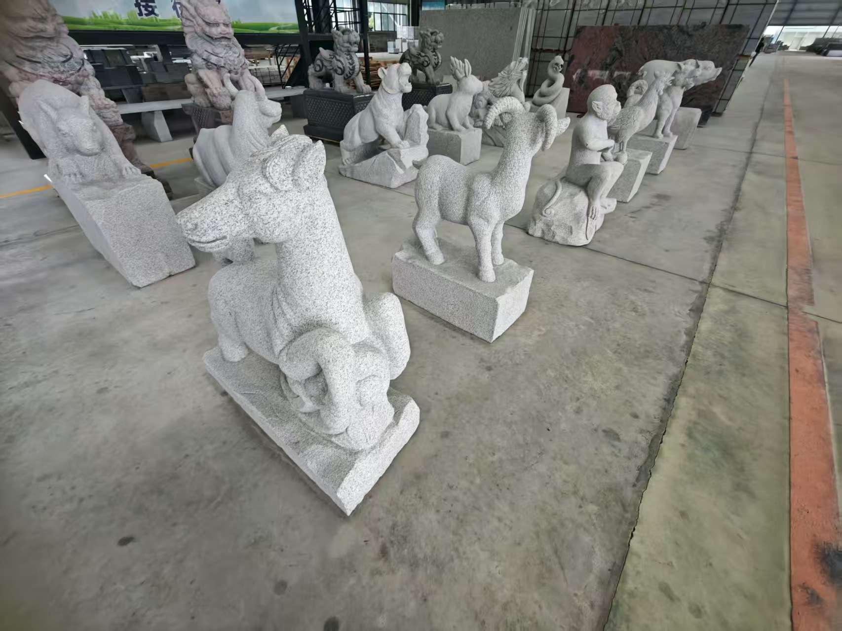 张家界 芝麻白花岗岩造型立体雕刻——十二生肖