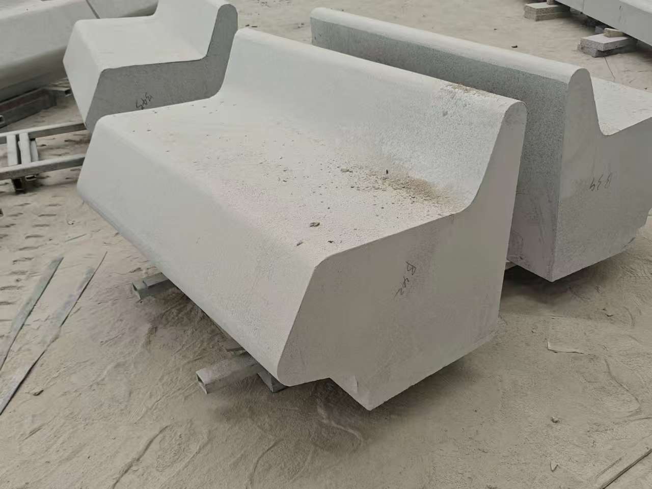 张家界 芝麻白花岗岩异形坐凳，石凳