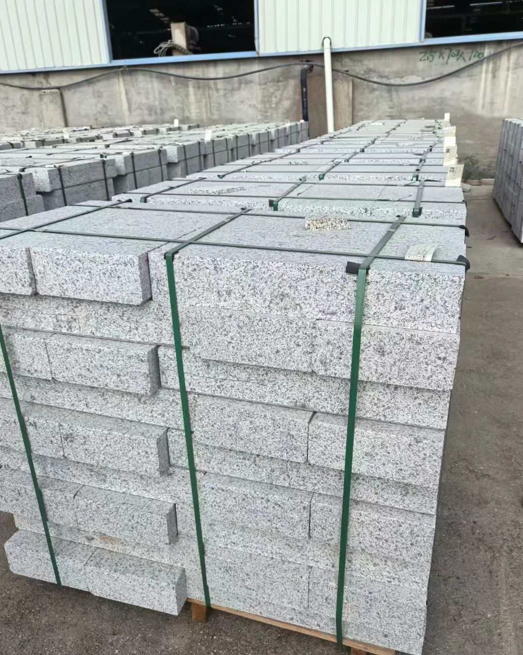 张家界 白麻花岗岩路沿石，弧形路沿石，道牙石，马路牙子，界石，路缘石，平沿石，直岩石，平缘石等